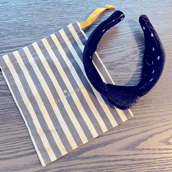 Lele Sadoughi Jet Velvet Knotted Headband - Picture 5 of 7